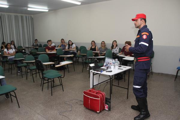 Curso de Farmácia da FASIPE realiza minicurso Suporte Básico de Vida 