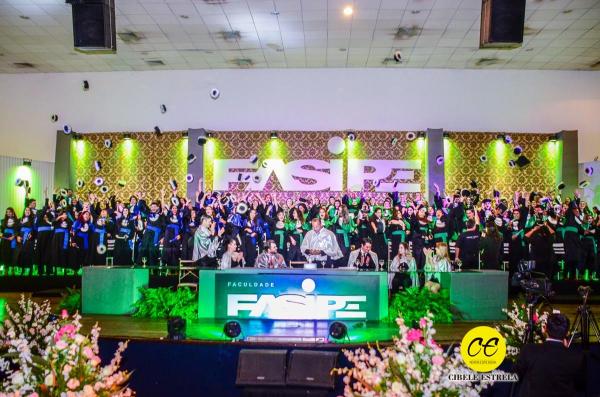 Faculdade FASIPE realiza colação de grau de 400 acadêmicos