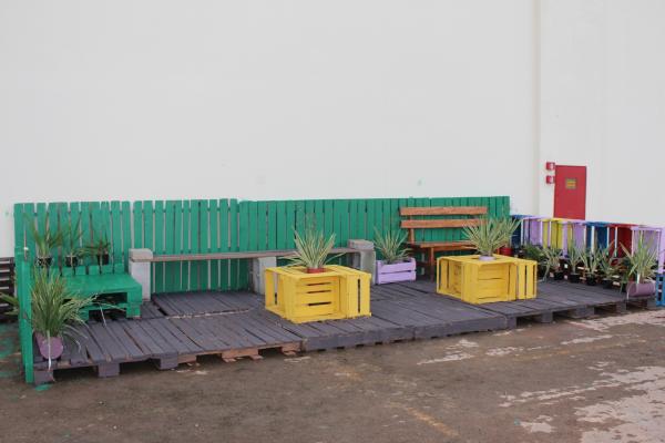 Acadêmicos de Arquitetura da Fasipe realizam projeto com materiais recicláveis