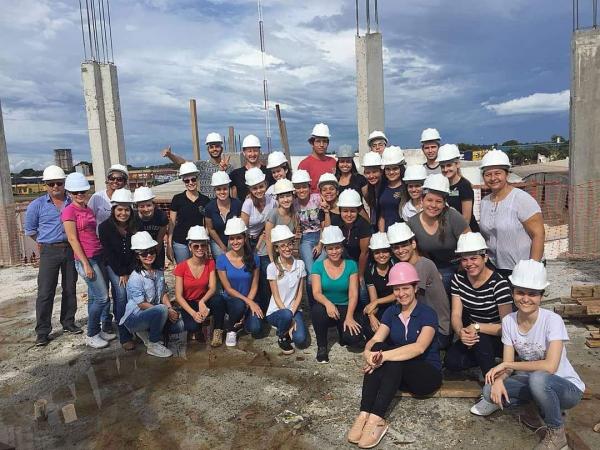Curso de Arquitetura e Urbanismo realiza visita técnica