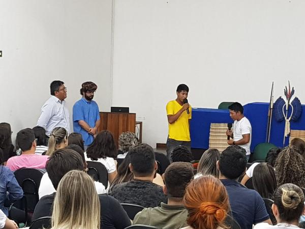 Palestra sobre comunidade indígena é realizada para acadêmicos 