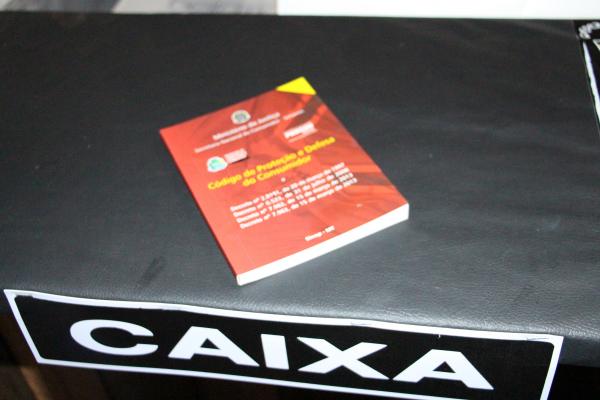 Alunos de Direito em parceria com Procon garantem direitos de consumidores na Festa do Milho