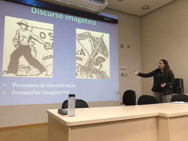 Professora de Jornalismo apresenta trabalho em Simpósio no Paraná
