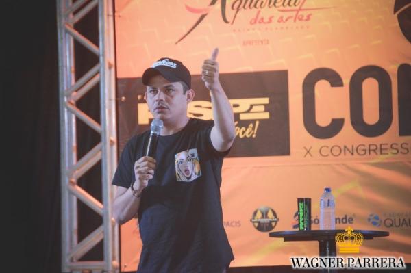 Fasipe encerra programação do Concipe com show de stand up de Emerson Ceará