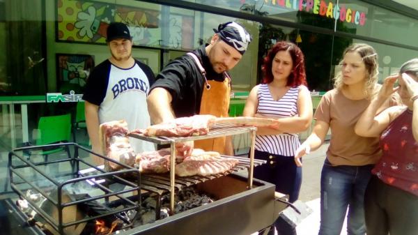 Gastronomia realiza minicurso de cortes de carnes primes e parrilha