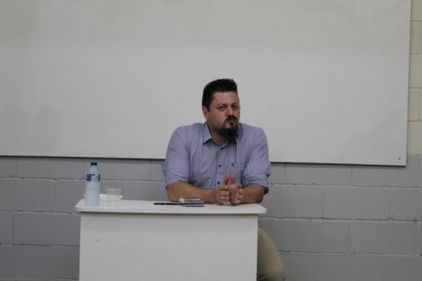 Curso de jornalismo realiza bate papo entre profissionais da área e acadêmicos 
