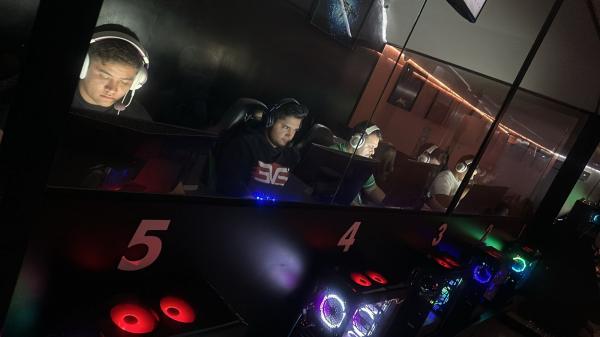 ADS: Acadêmicos realizam campeonato de COUNTER STRIKE 2 em lan house de Sinop