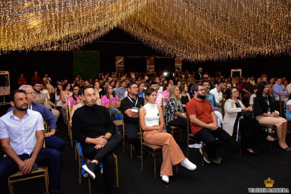 10 ANOS DE ILUMINARE: Curso de Arq & Urb marca presença na abertura da edição