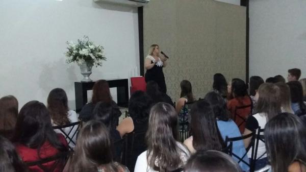 Última noite de palestras para os alunos de Biomedicina Estética, Farmácia e Fisioterapia