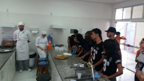 Faculdade FASIPE recebe a visita de alunos da Escola Estadual Ênio Pipino