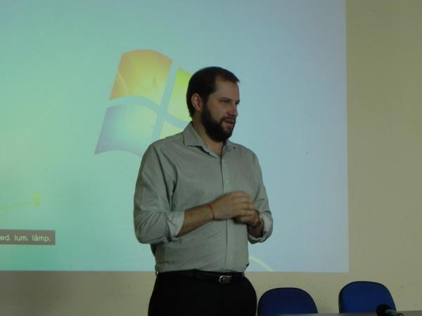 Consultor participa da estruturação de Odontologia