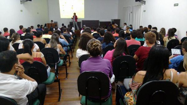 Começam as aulas para os calouros