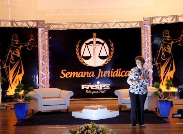 IX Semana Jurídica é elogiada e brindada com palestras de profissionais renomados