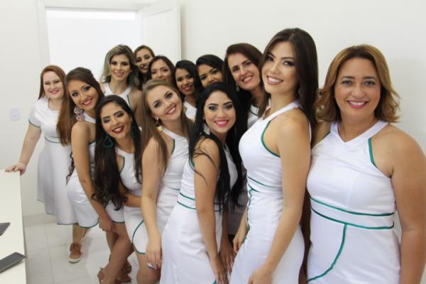 Acadêmicas da primeira turma de Nutrição preparam-se para formatura