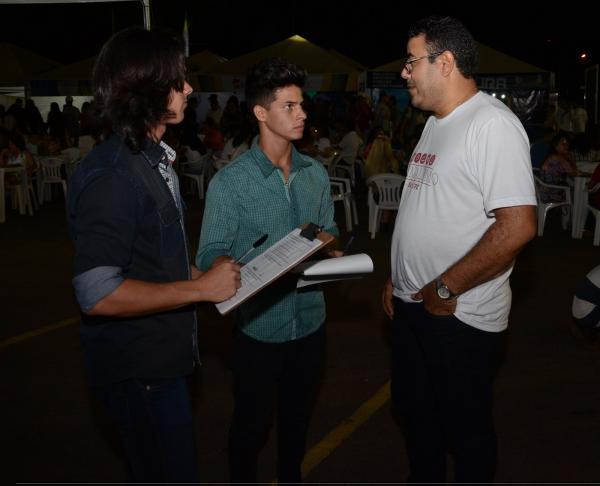Acadêmicos de Educação Física realizam levantamento de esportistas presentes na Festa do Milho