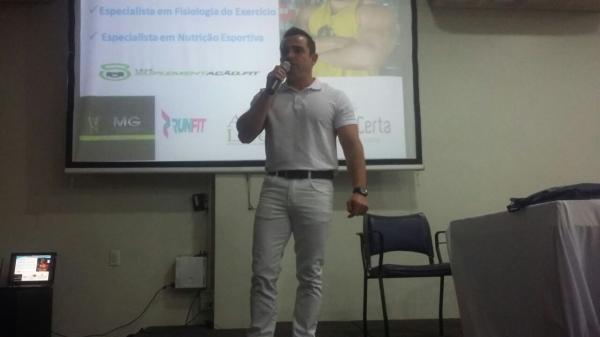 Nutrição esportiva é tema de palestra para acadêmicos
